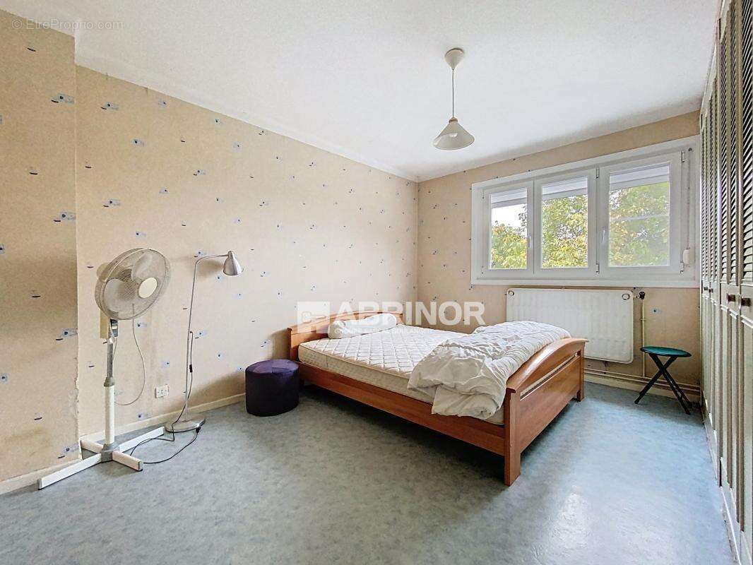 Maison à NEUVILLE-EN-FERRAIN