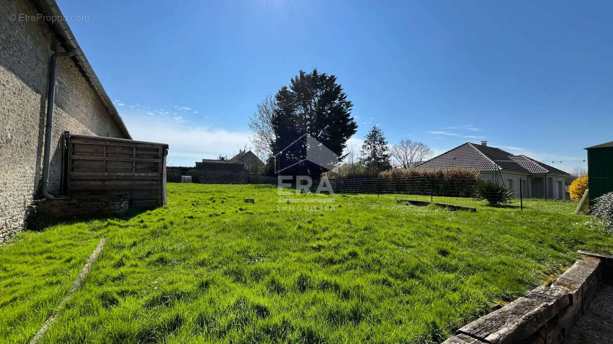 Appartement à INTVILLE-LA-GUETARD