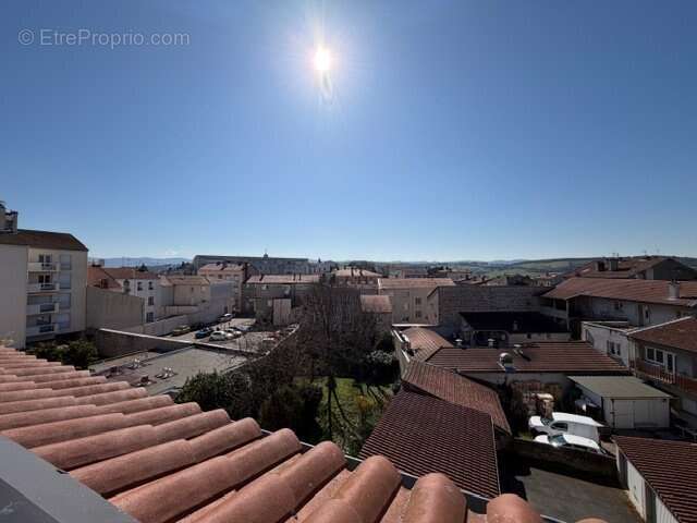 Appartement à SAINT-GENEST-LERPT