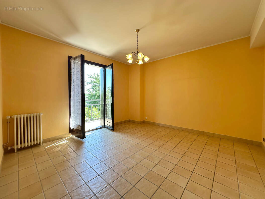 REIMS - Ensemble immobilier secteur AV. DE LAON / BLVD DES BELGES - photo 6