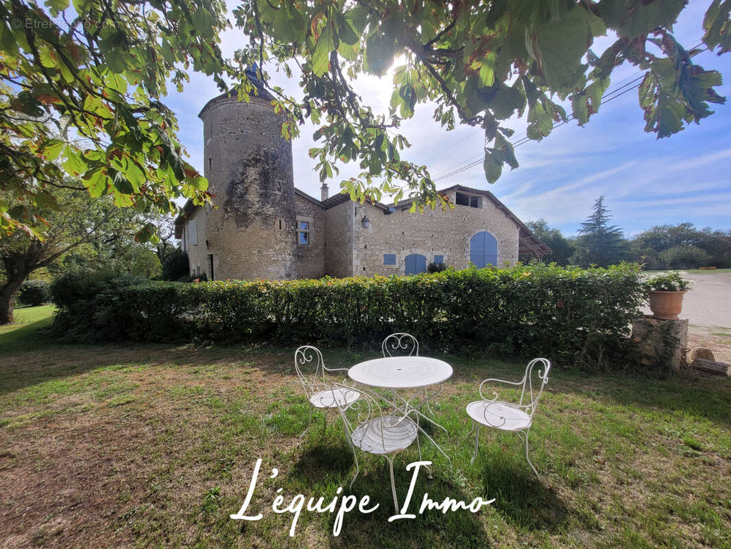 Maison à MAUVEZIN