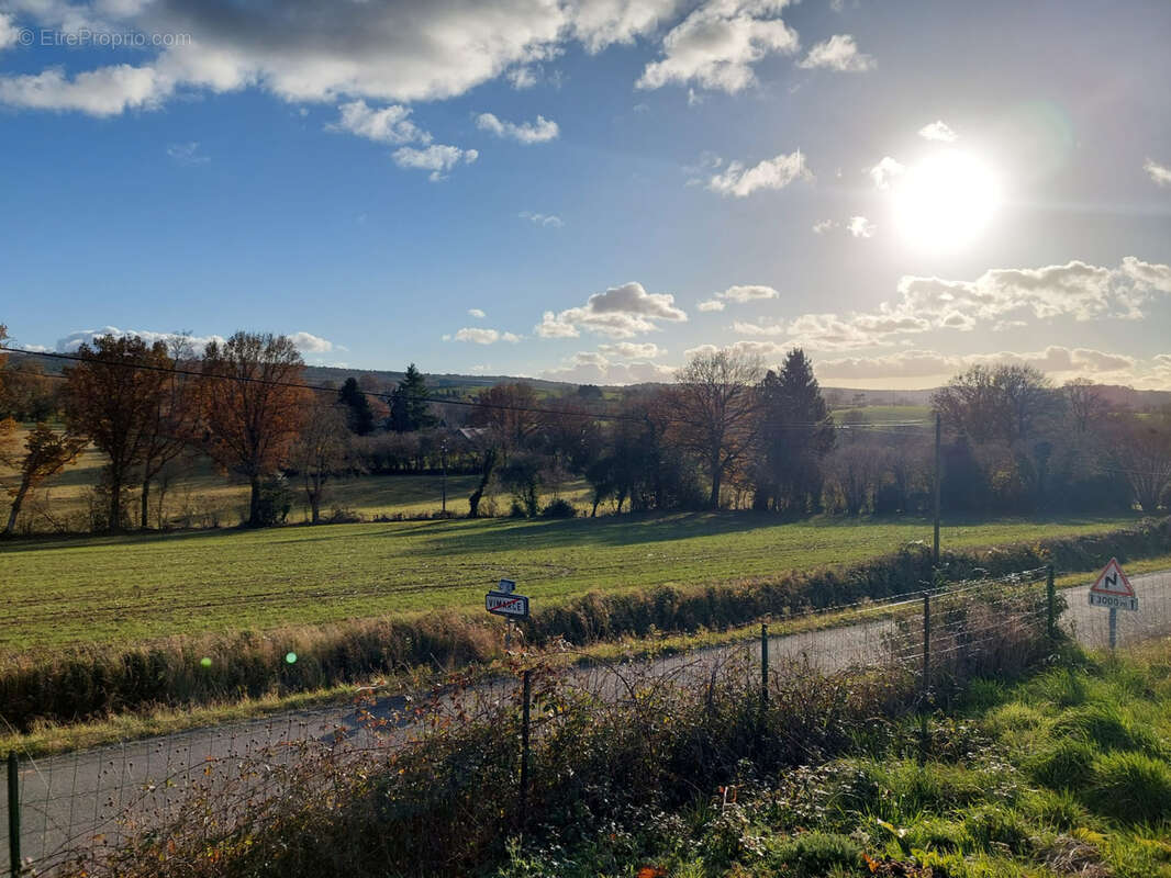 Maison familiale de 115 m2 avec bâtiment de 82.5 m2  et  terrain de 1246 m2 - photo 11