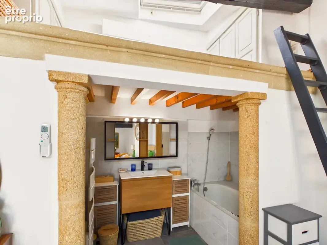 Au cœur de Lambesc – maison de village T5 rénovée avec terrasse, garage et cave - photo 10