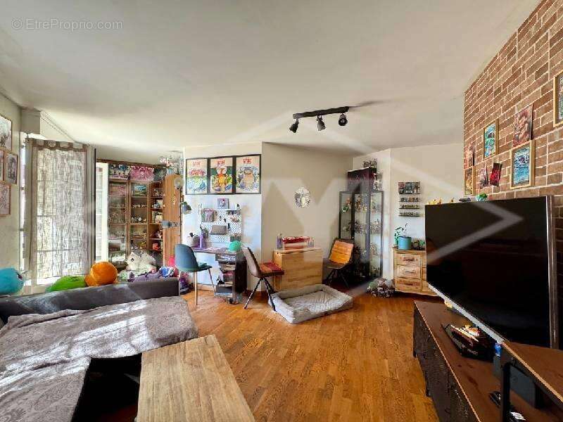 Appartement 52 m² à Combs-La-Ville  - photo 3