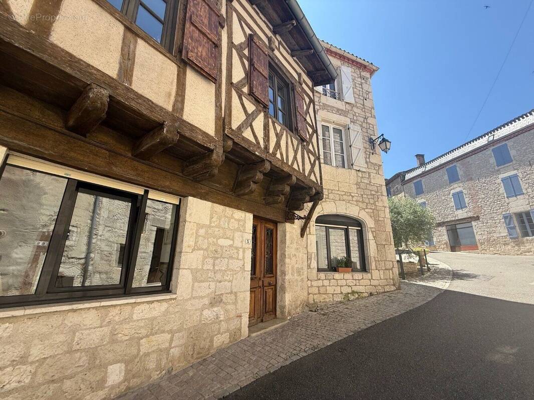 Maison à MONTCUQ