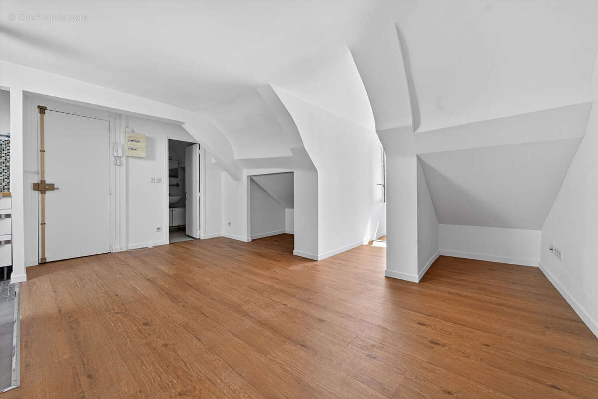 Appartement à PARIS-10E