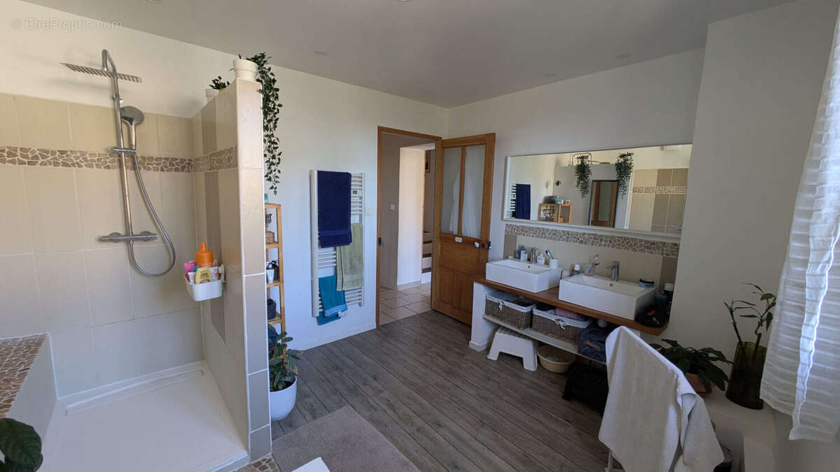 Maison à COURTHEZON