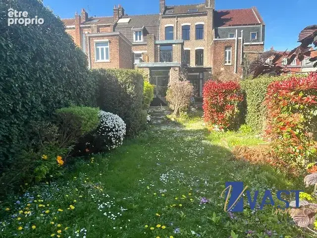 Maison 8 pièces 250 m² à vendre à Lille (59800) - photo 2