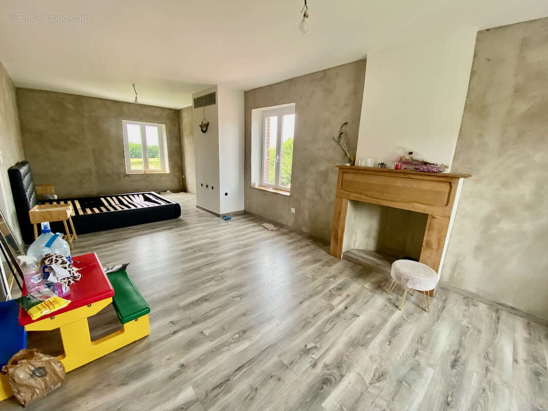 Maison à AVESNES-SUR-HELPE