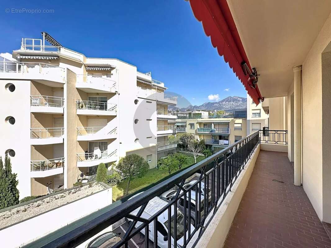 Appartement à ROQUEBRUNE-CAP-MARTIN