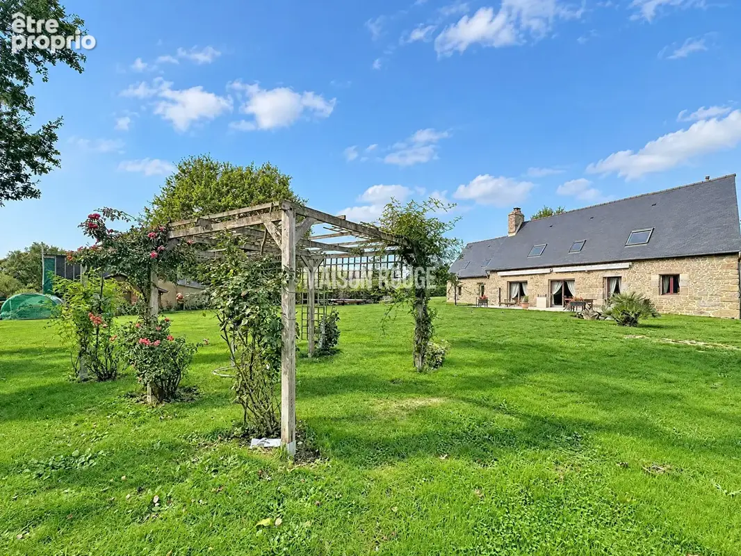 Maison en pierre rénovée avec piscine chauffée sur 3 200 m² de terrain à Val Couesnon - photo 26