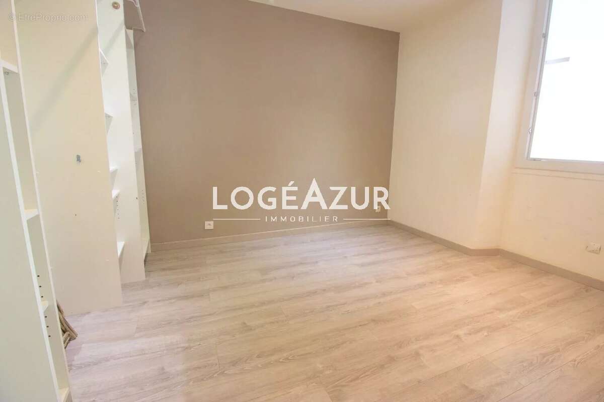 Appartement à VALLAURIS