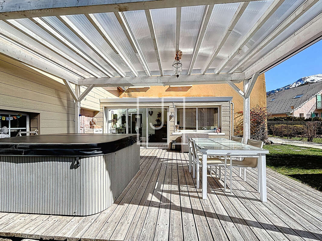 À vendre maison de caractère, 10 pièces à Jausiers (04850) - photo 2