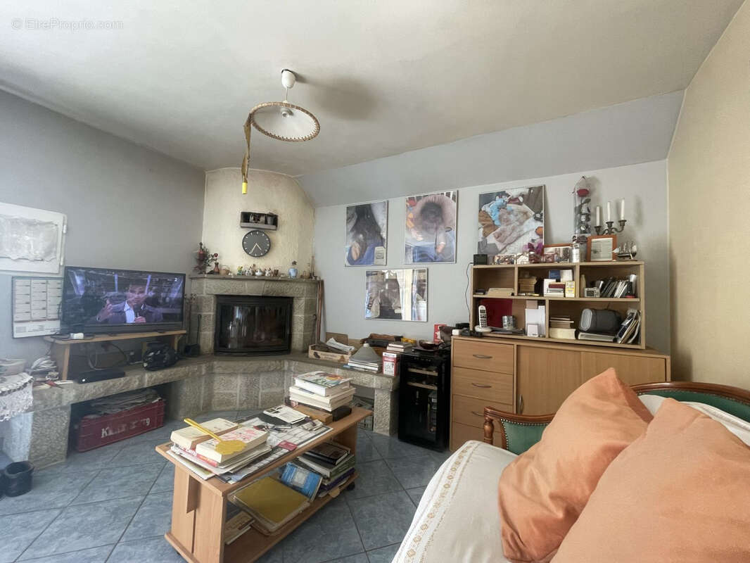 Maison à SAINT-ETIENNE-DE-CHOMEIL