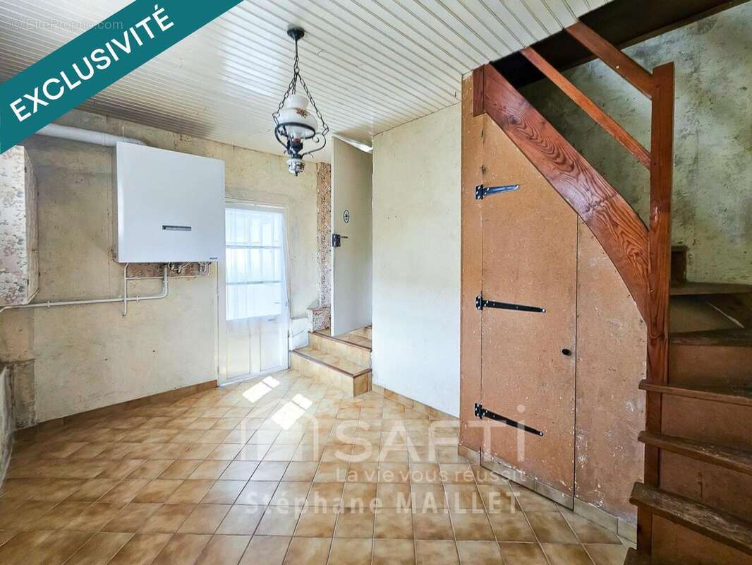 Maison 108 m² à Saint-Pierre-Du-Mont  - photo 8