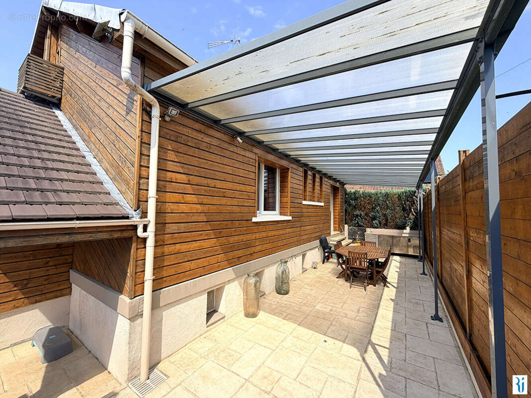 Maison à LE MESNIL-ESNARD