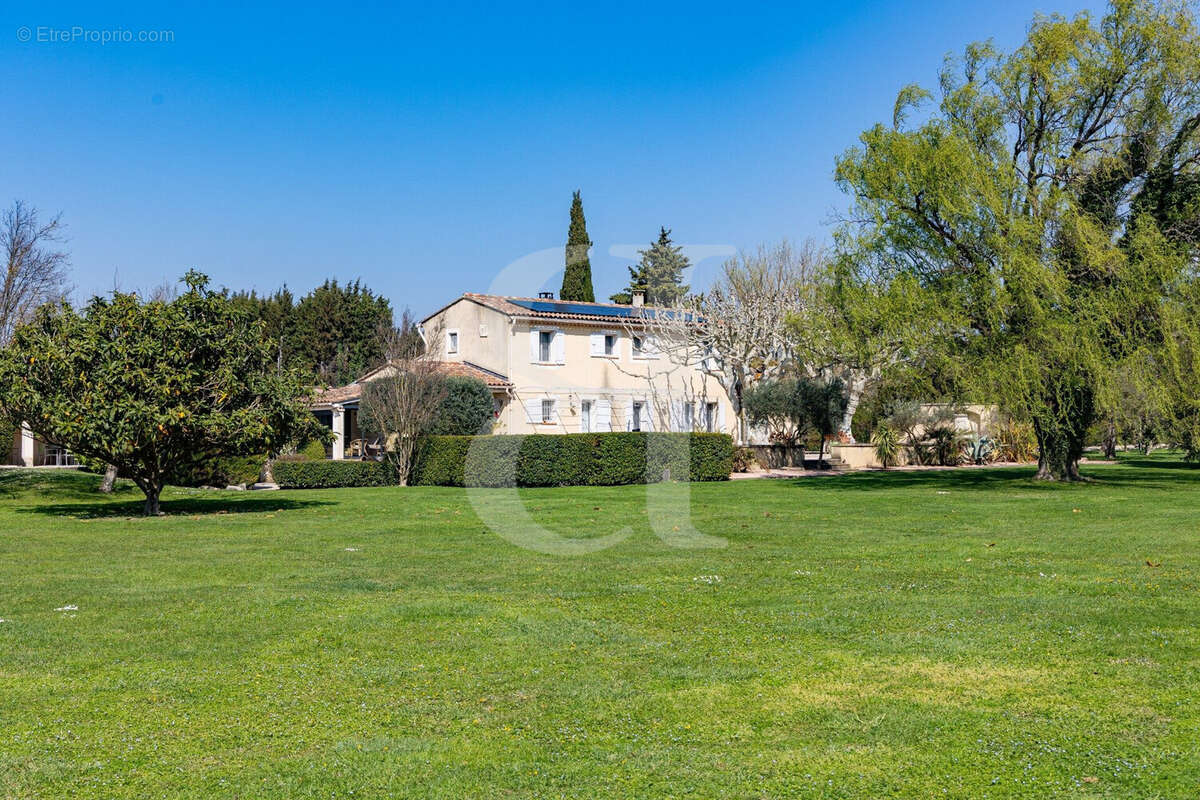 Maison à PERNES-LES-FONTAINES