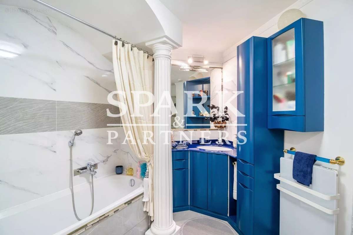 Appartement à ROQUEBRUNE-CAP-MARTIN