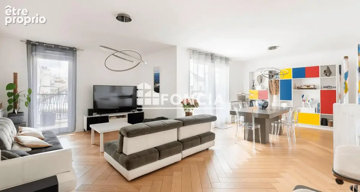 Duplex totalement meuble en dernier etage ouvrant sur une terrasse et deux balcons - photo 2