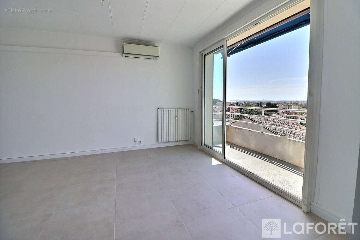 Appartement à HYERES