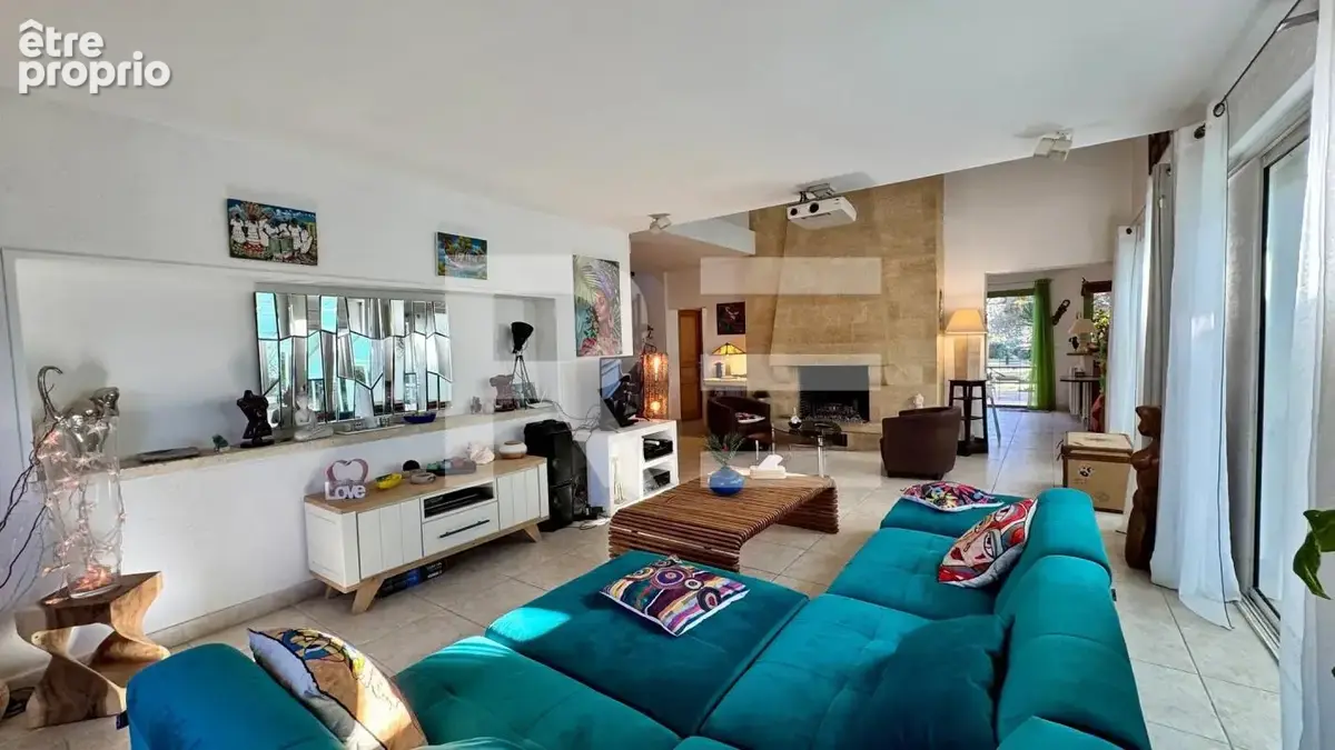 Maison atypique, piscine, jardin, double garage, atelier - photo 5
