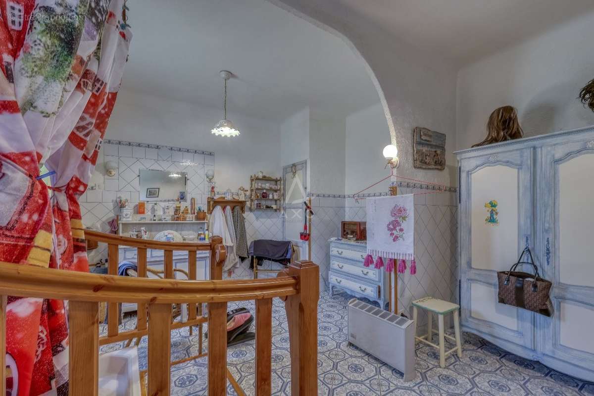 Maison à SAINT-ZACHARIE