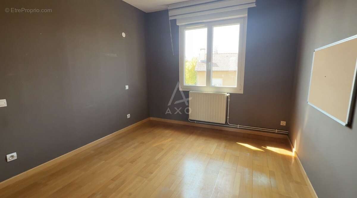 Exclusivité // maison individuelle // 122 m2 // 4 chambres // bureau avec accès indépendant // jardin // garage - photo 9