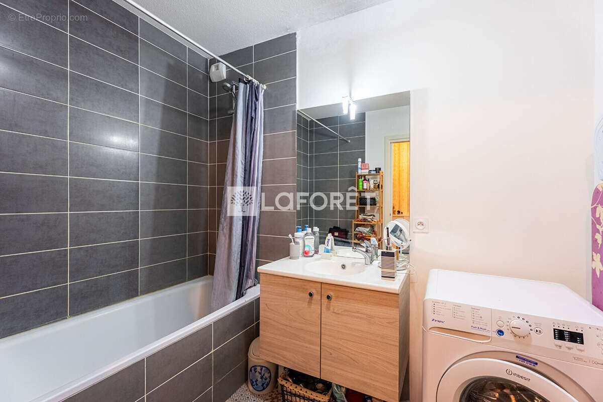 LORMONT BOIS FLEURI - T3 de 62 m² avec terrasse - photo 9