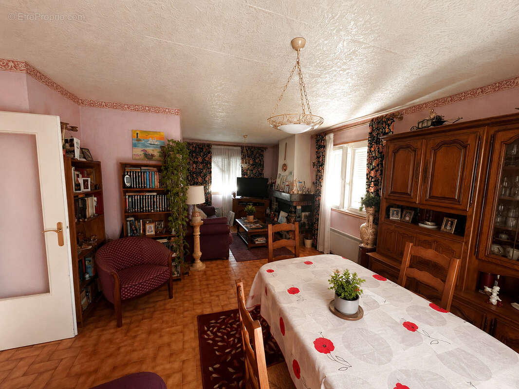 Maison à SAINT-JULIEN-DES-LANDES