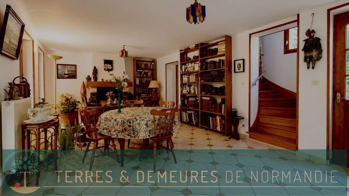 Jolie maison nichée dans un coin de verdure, au coeur du Tréport, Normandie 76. - photo 3