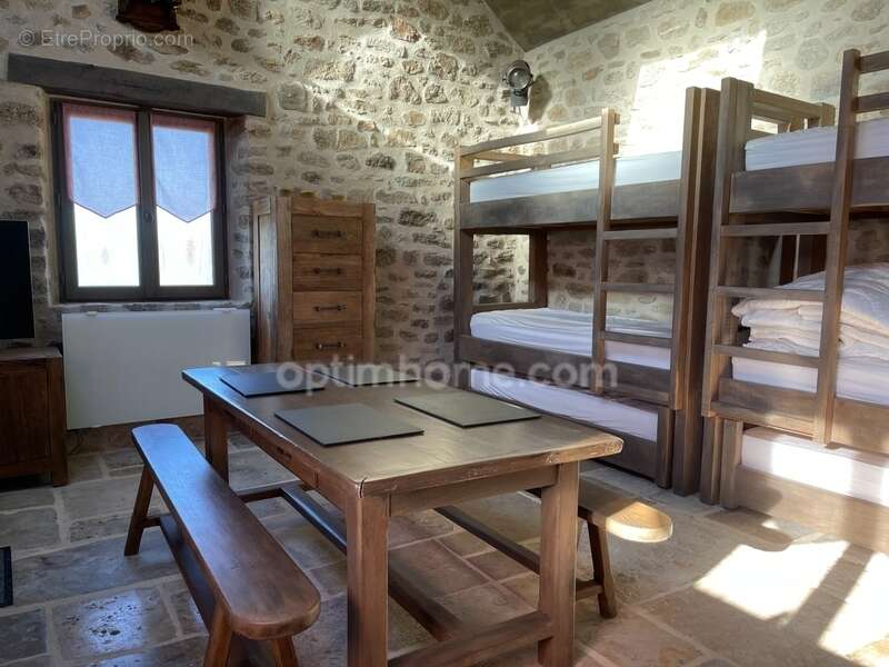 Maison à MAILHAC-SUR-BENAIZE