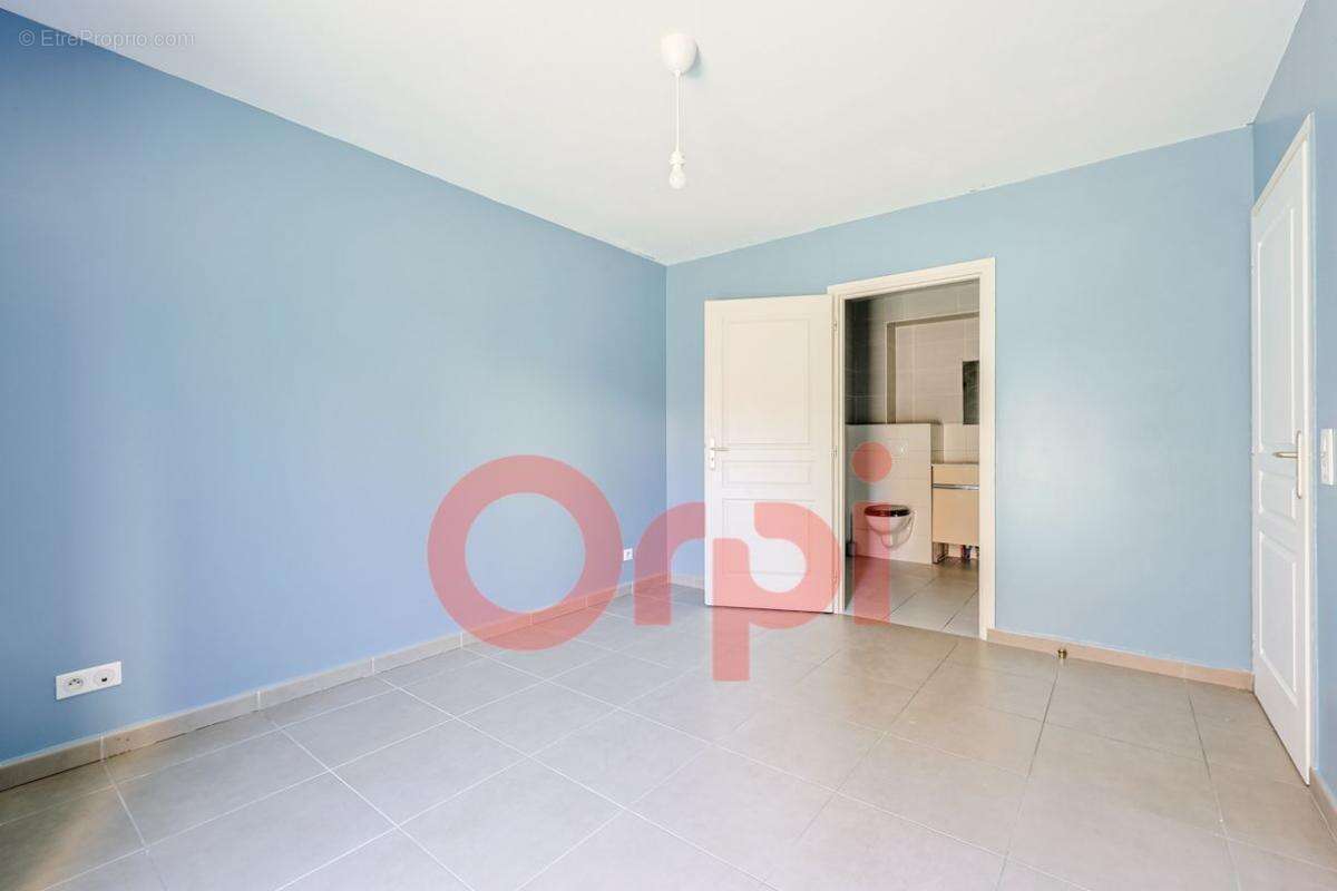 Appartement à NEUILLY-PLAISANCE