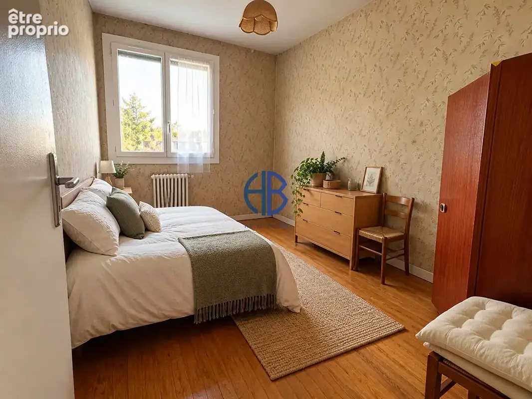 Maison de charme au coeur du village, 3 chambres et beau potentiel d'aménagement ! - photo 6