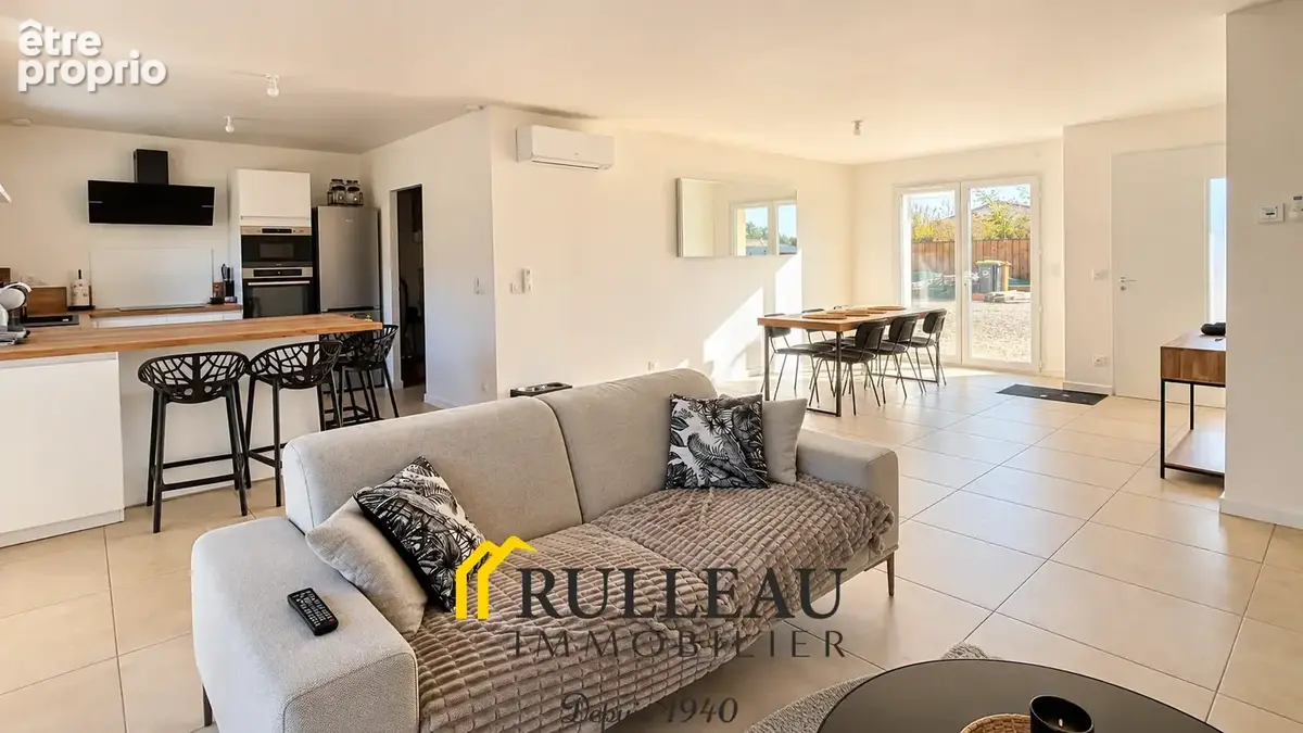 Maison de plain-pied de 108 m2 avec garage, terrain de 1 001 m2 et DPE A à Laruscade - photo 2