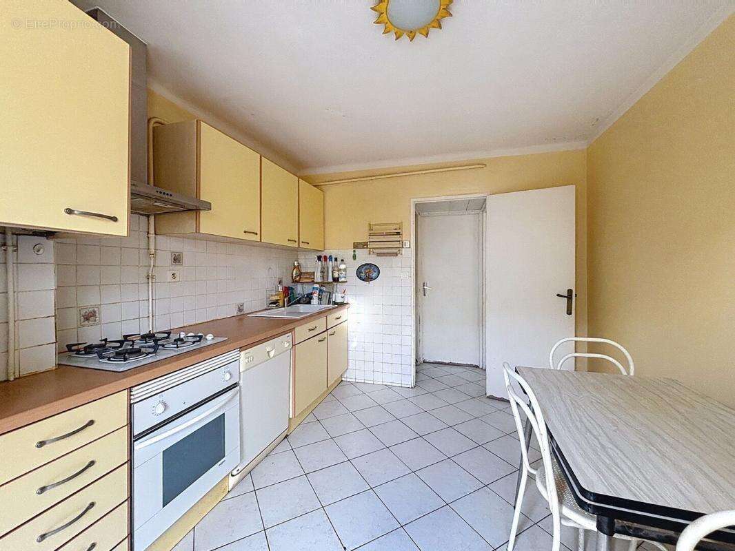 Appartement à MARSEILLE-8E
