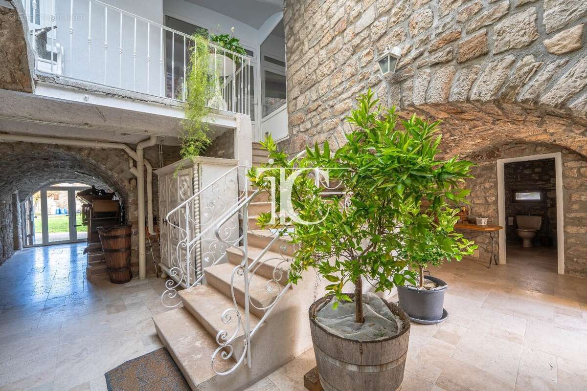 Maison à LABLACHERE