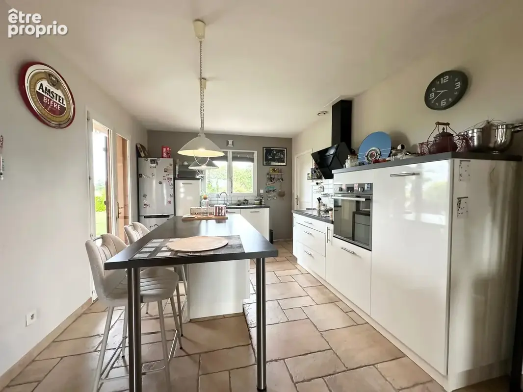 Cuisine équipée récente