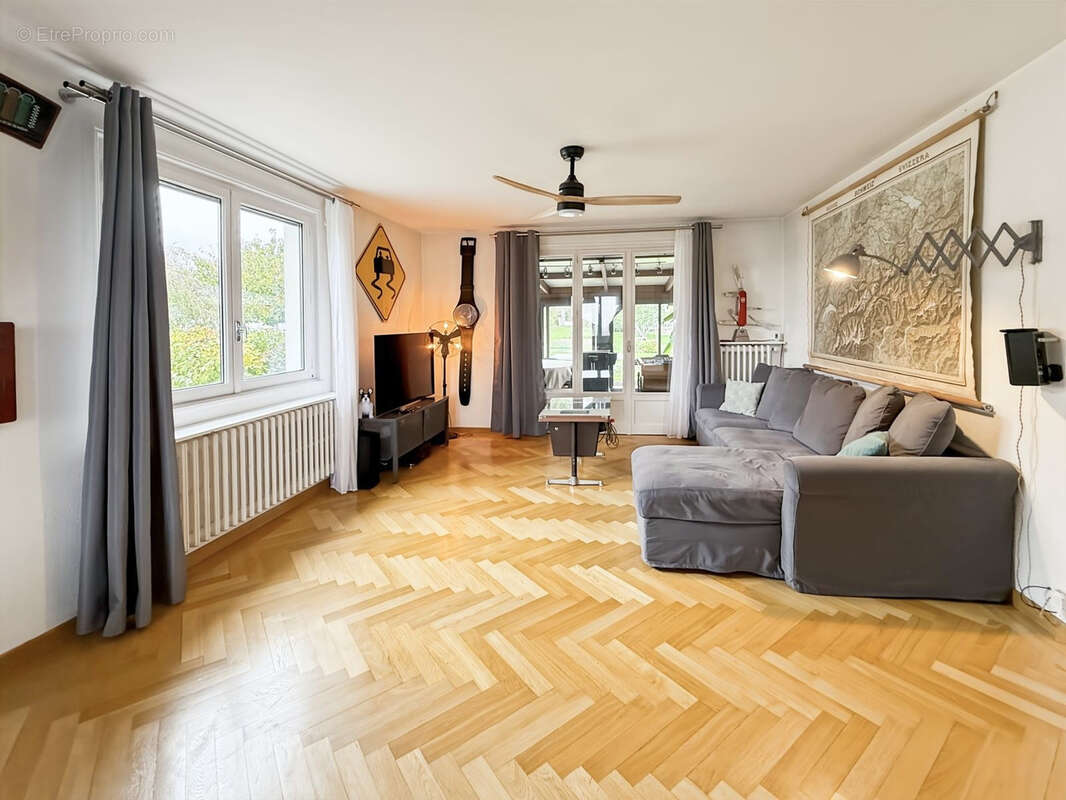 Maison à PREVESSIN-MOENS