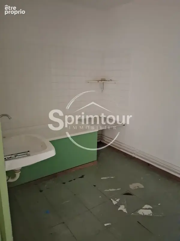 POINTE A PITRE- Appartement 75m2 T3 à rénover - photo 7