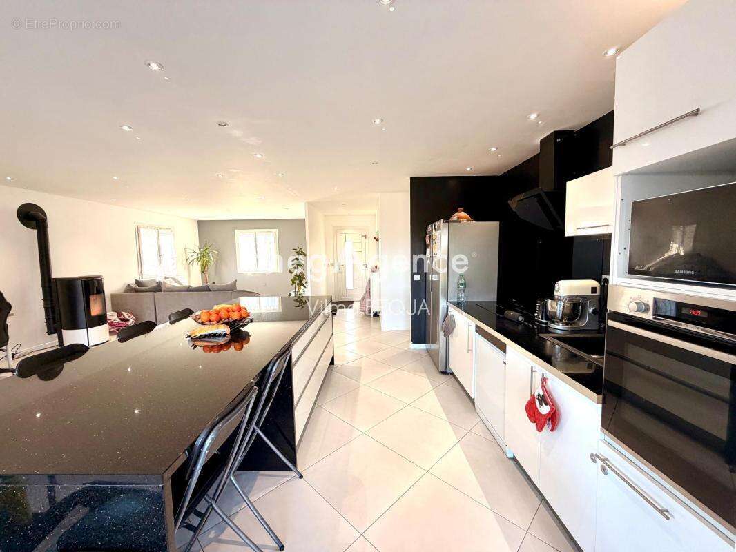 Maison à EGRISELLES-LE-BOCAGE