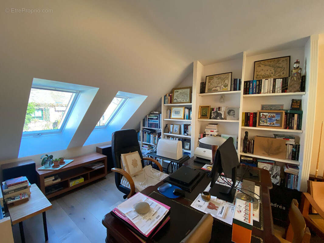 Maison contemporaine de 160 m²  au sol sur une parcelle de 360 m² orientée Sud avec garage. - photo 14
