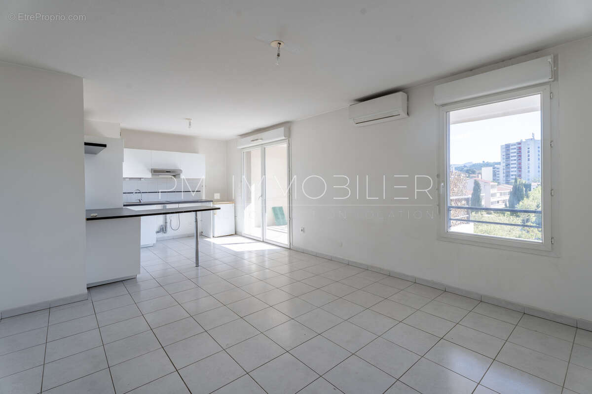 Appartement à MARSEILLE-11E