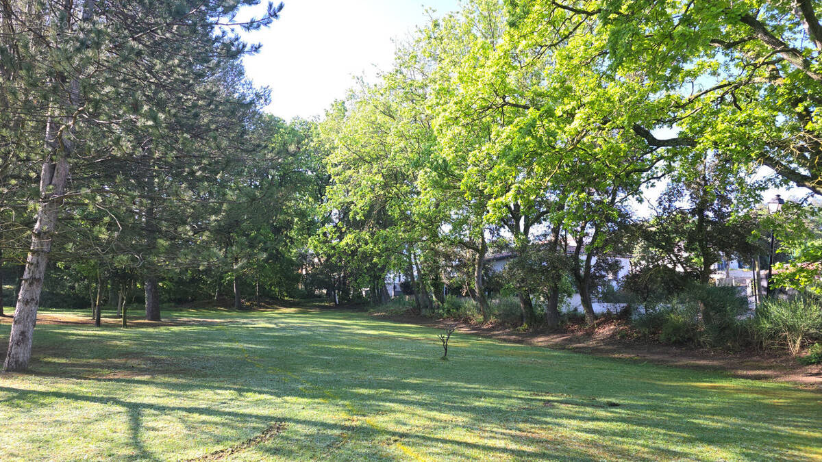 Terrain à VERNEGUES