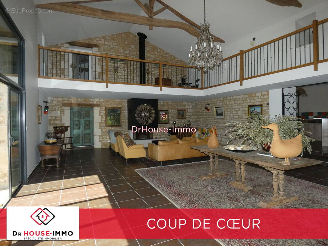 Maison à CLUSSAIS-LA-POMMERAIE