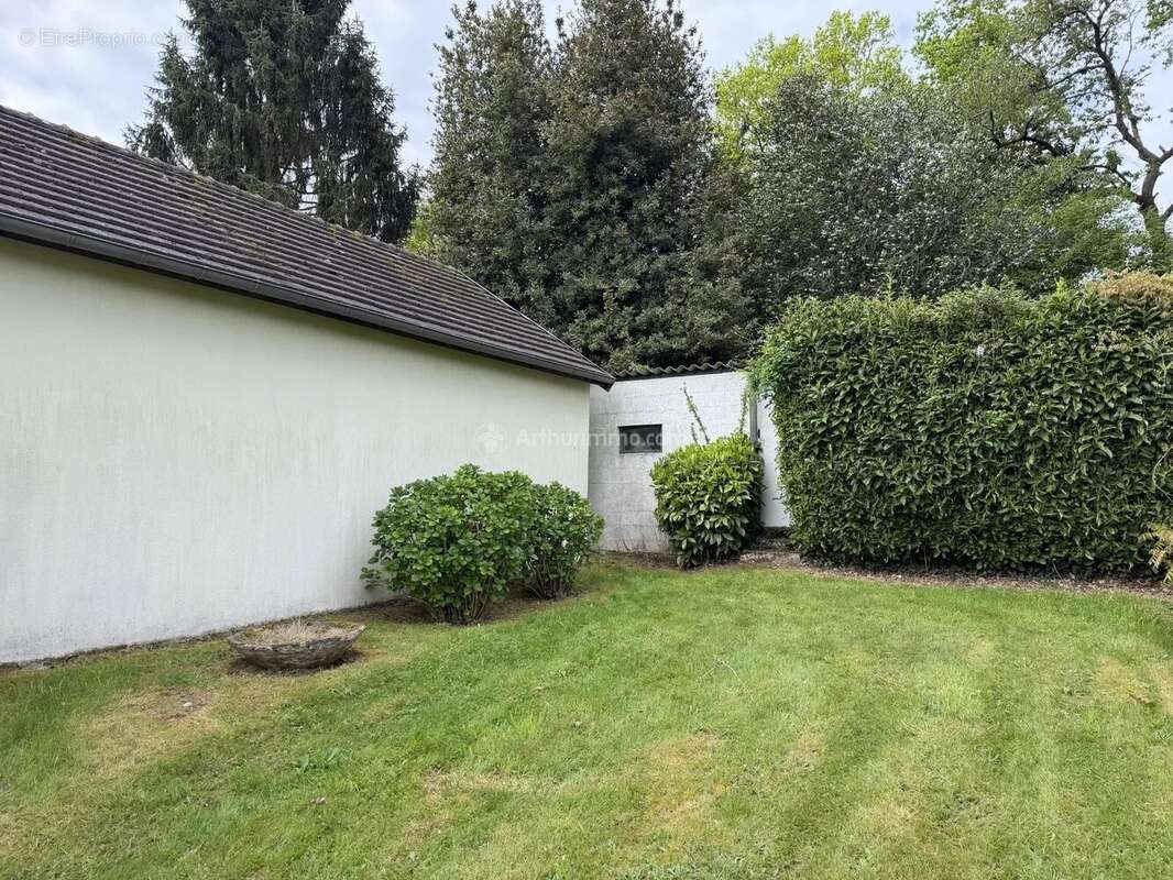 Maison à CHAHAIGNES