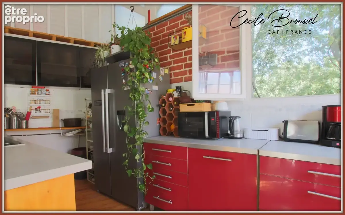 Reynès (66400) – une maison atypique au caractère industriel - photo 6
