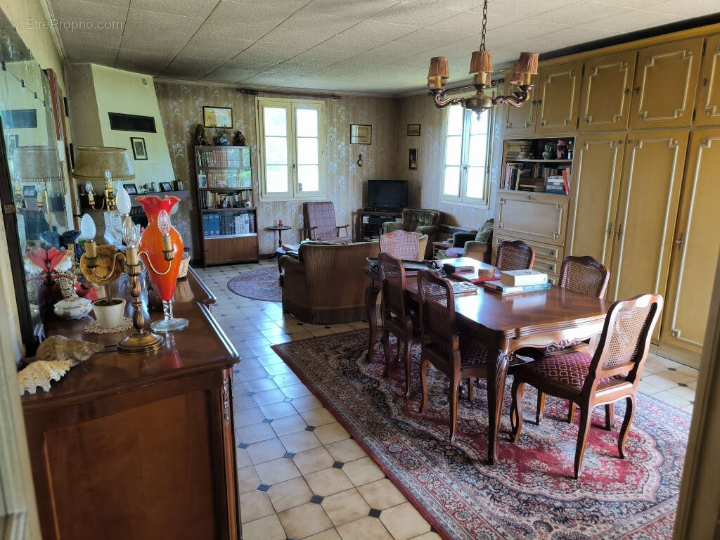 Maison à SAINT-PEREUSE