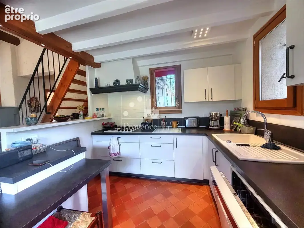 A vendre à Aups, villa provençale avec piscine et garage à Aups - photo 6