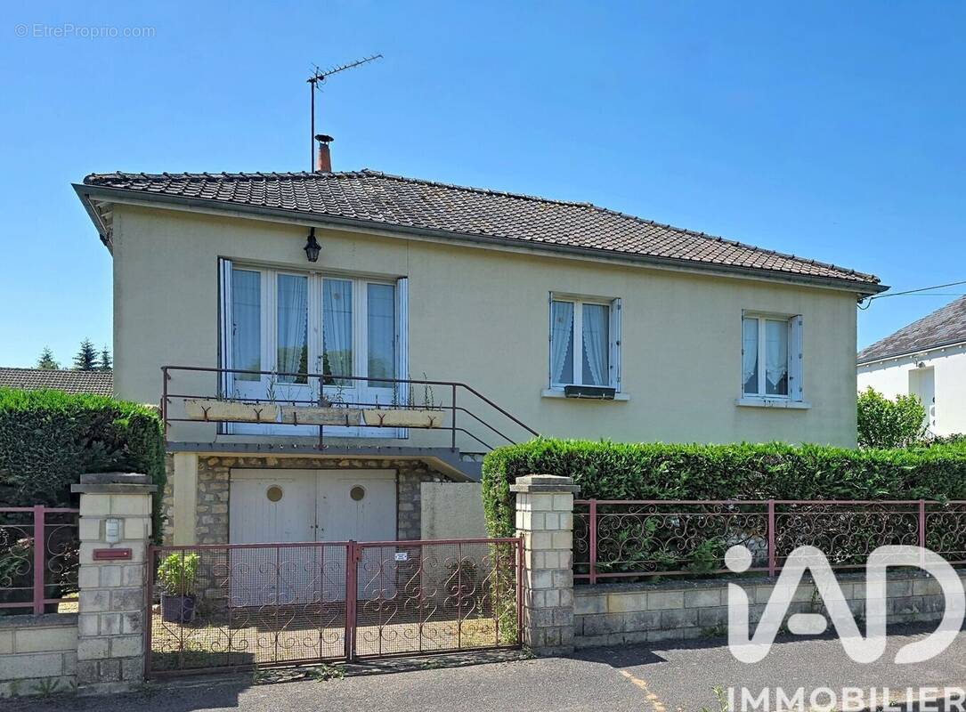 Photo 1 - Maison à SAINT-PATERNE-RACAN