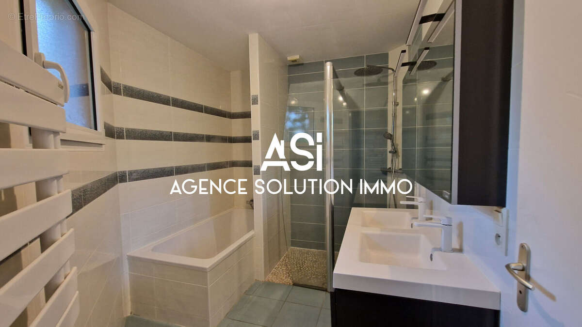 Maison à SAINT-CHARLES-LA-FORET